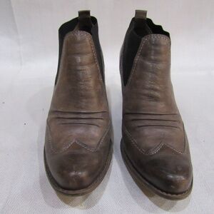 Paul Green hand made taupe short  women's booties